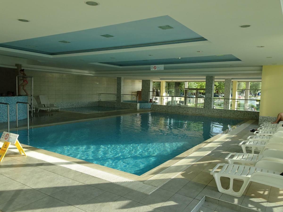 Club 218 Wellness + Panoráma Apartman Siófok Exterior foto